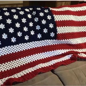 Afghan blanket fits King size bed . Never used